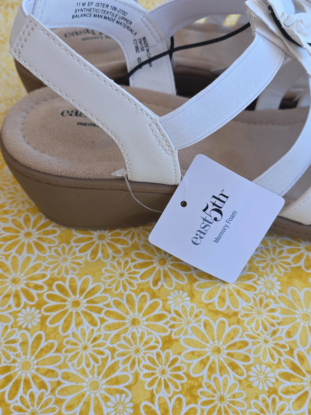 East 5th White Floral Strappy Slingback Sandals With 1.5/ 2 Inch Wedge Heel - Picture 5 of 5